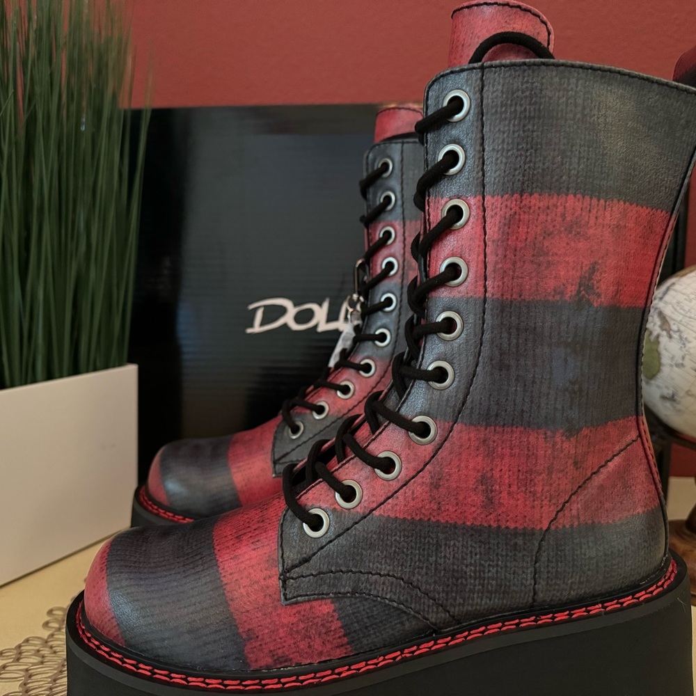 ✨SOLD✨Dolls Kill X WB Horror Total Slasher Platform Boots ✨New✨ - Picture 8 of 9